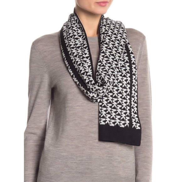 Michael Kors Signature Scarf - Picture 1 of 6